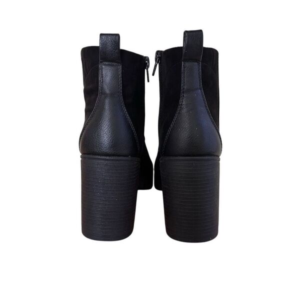 RUE 21 Y2K Black Faux Suede Chunky Heel Lace-up Whimsigoth Ankle Boots Size 7 - Picture 9 of 13